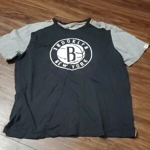 Fanatics Brooklyn New York Two-Tone Tee in Black & Gray